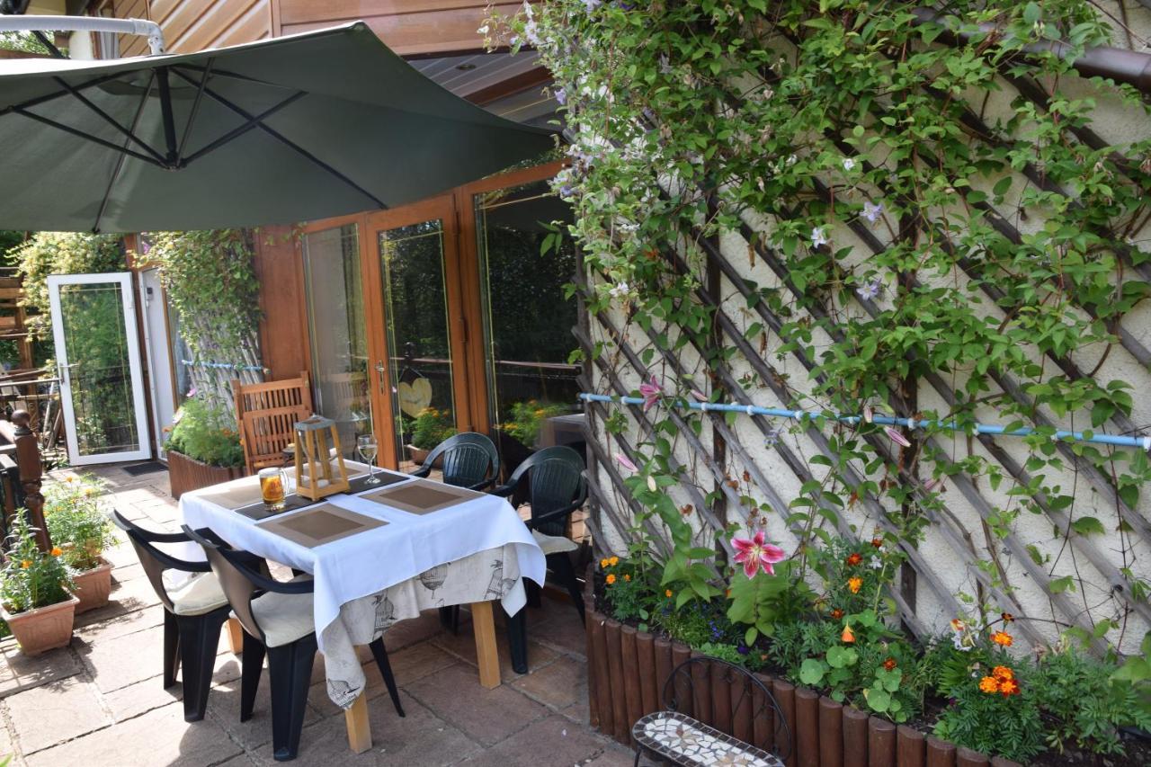 Cilbrwyn Bed & Breakfast Суонзи Екстериор снимка