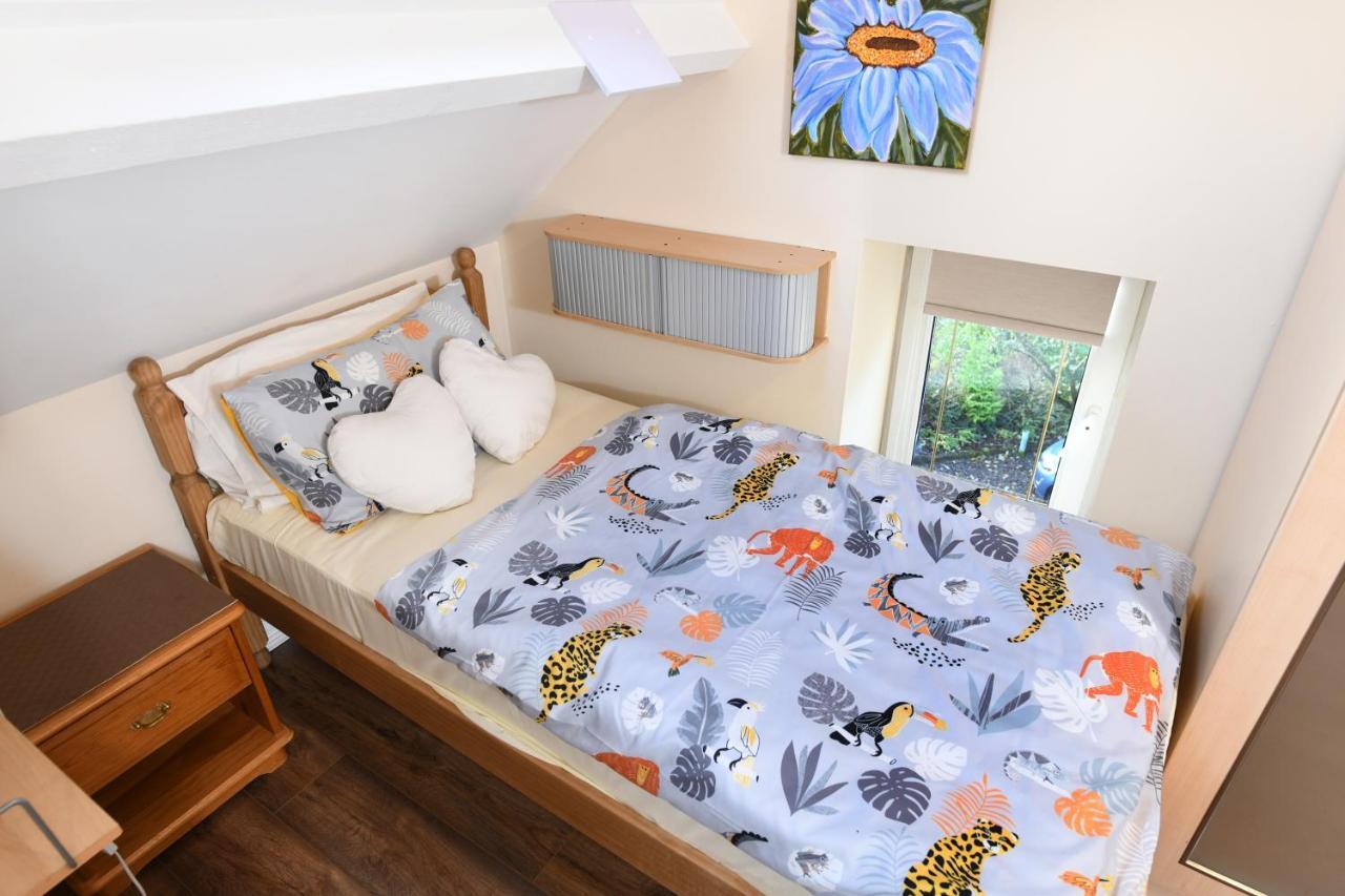Cilbrwyn Bed & Breakfast Суонзи Екстериор снимка