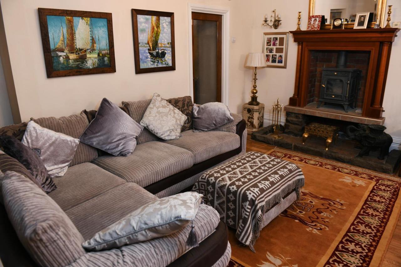 Cilbrwyn Bed & Breakfast Суонзи Екстериор снимка